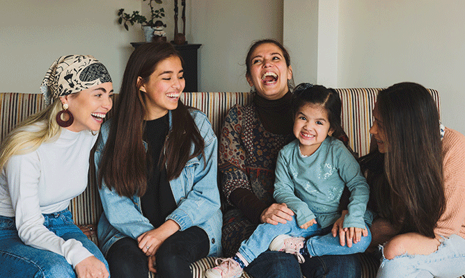 Día de la madre: Descubre por qué las mamás latinas son únicas